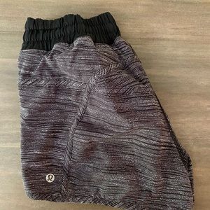 Lululemon tracker shorts size 6